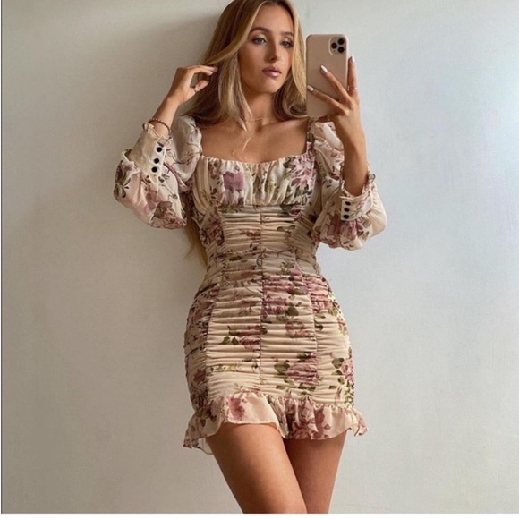 Zara Dresses & Skirts - NWT Bloggers Favorite Floral Ruched Dress— Zara